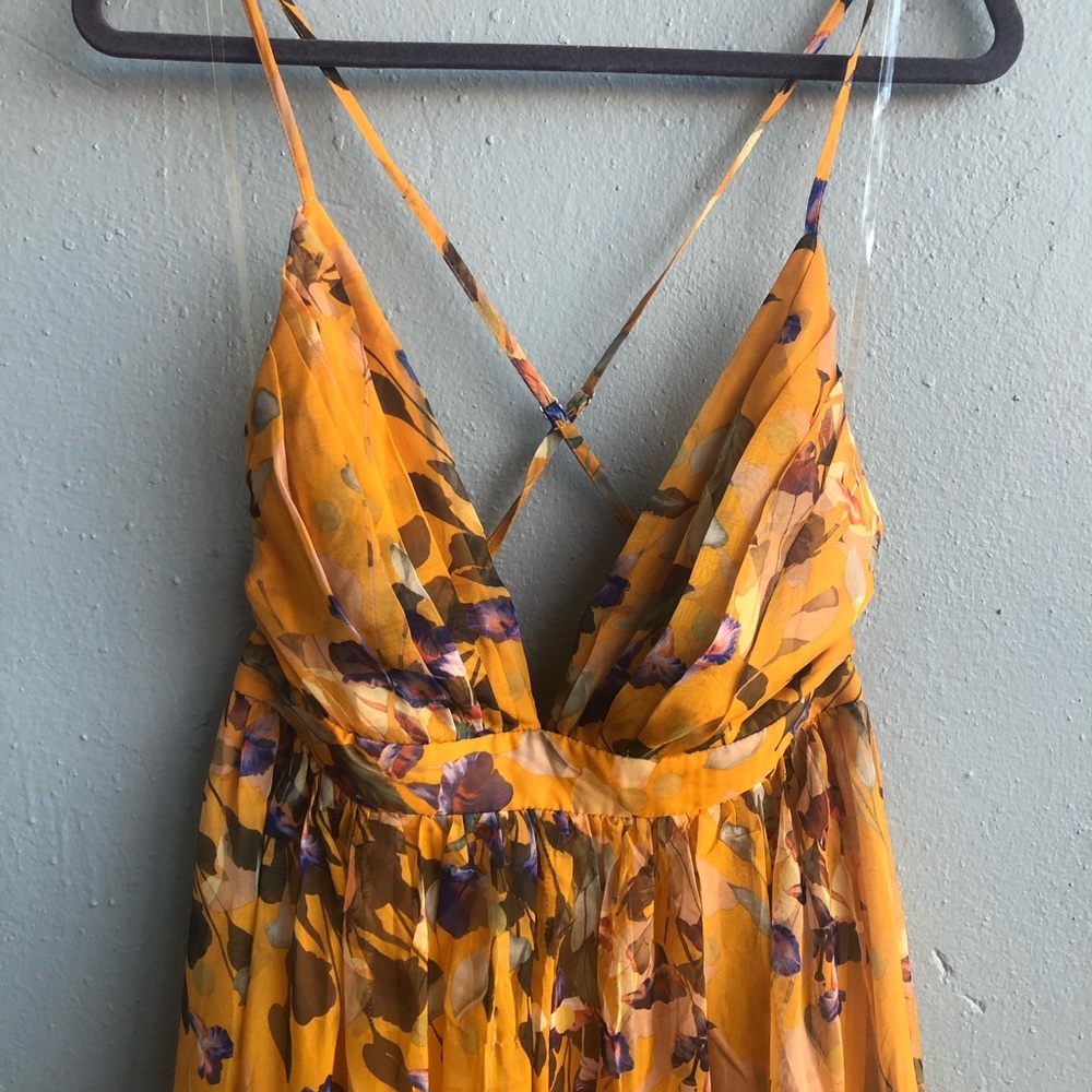 The Vintage Shop Beautiful Hi Low Gown in size Medium Gold/Mustard Floral - Picture 4 of 8